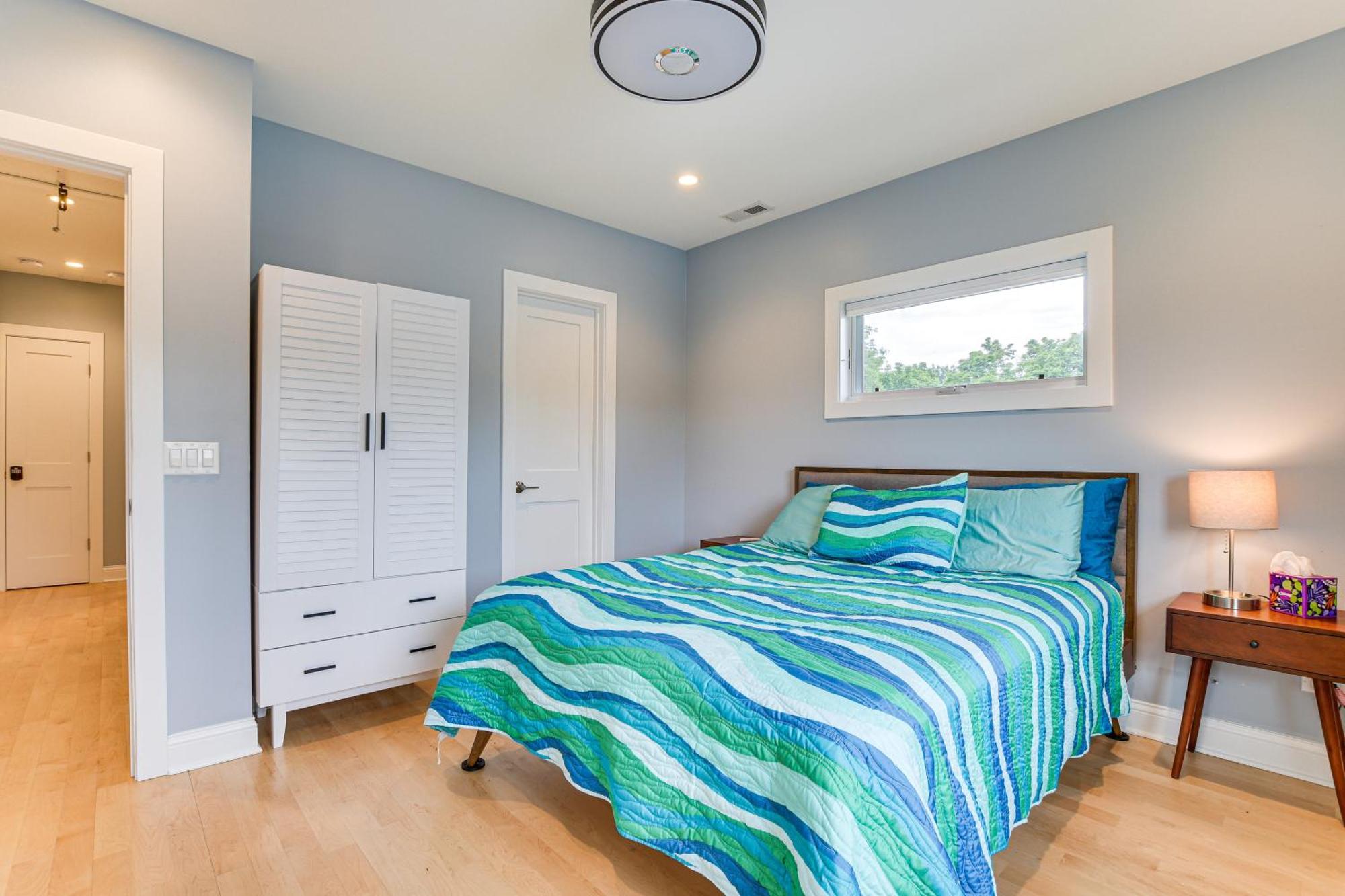 Awesome With Game Room, Deck And Yard!