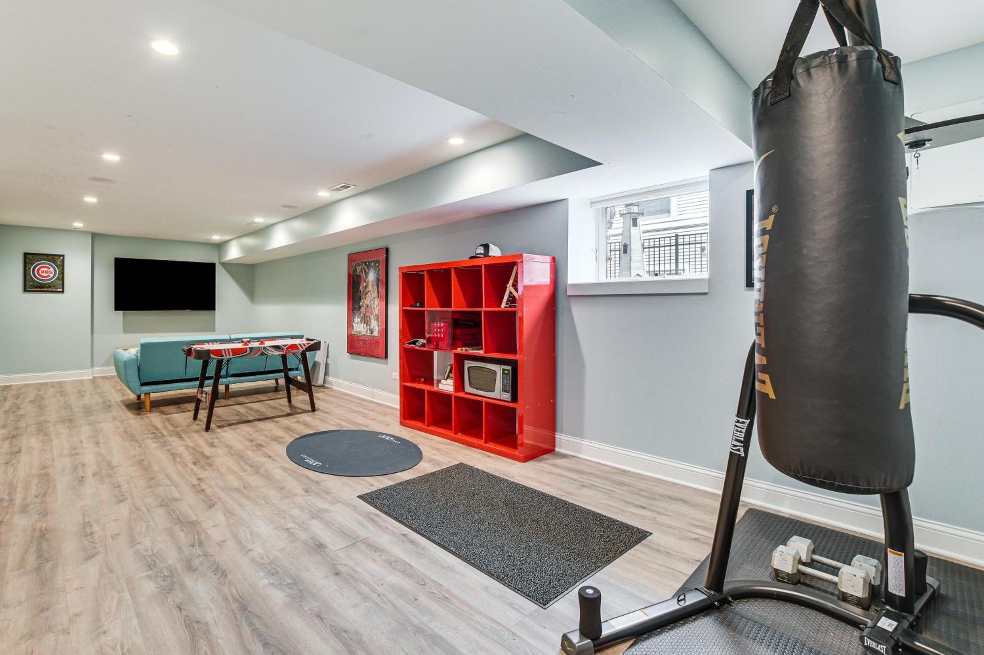 Holiday home Awesome With Game Room, Deck And Yard! Chicago