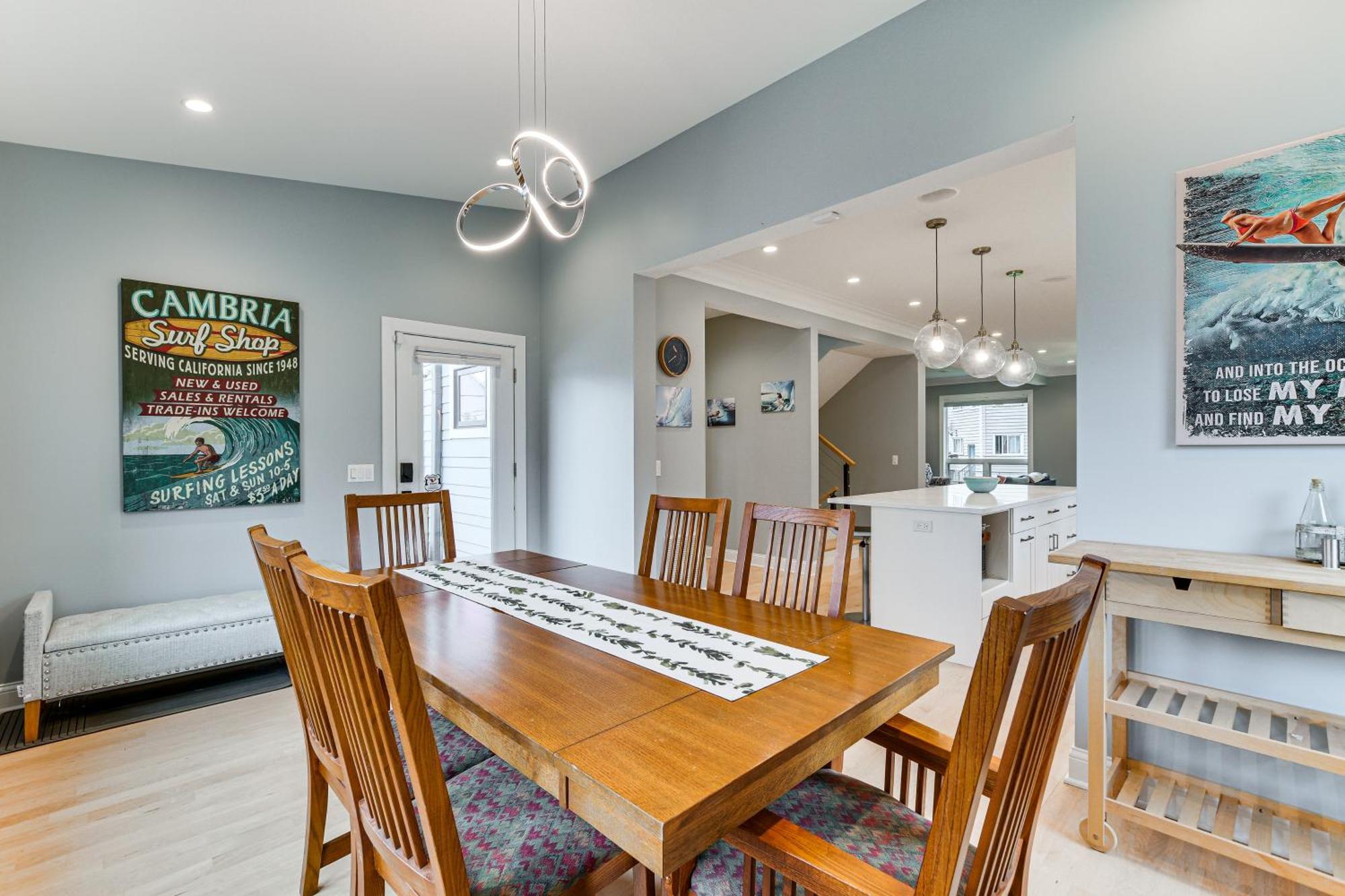 Awesome With Game Room, Deck And Yard! Chicago