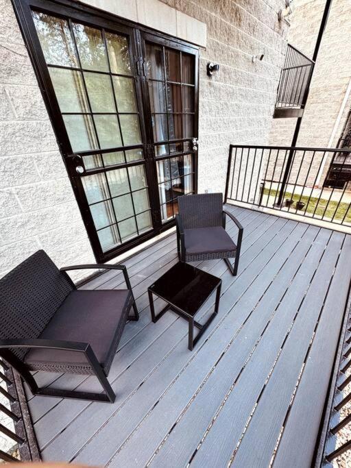 5 Bed 4 Bathroom In 10min Drive From Downtown Apartment *