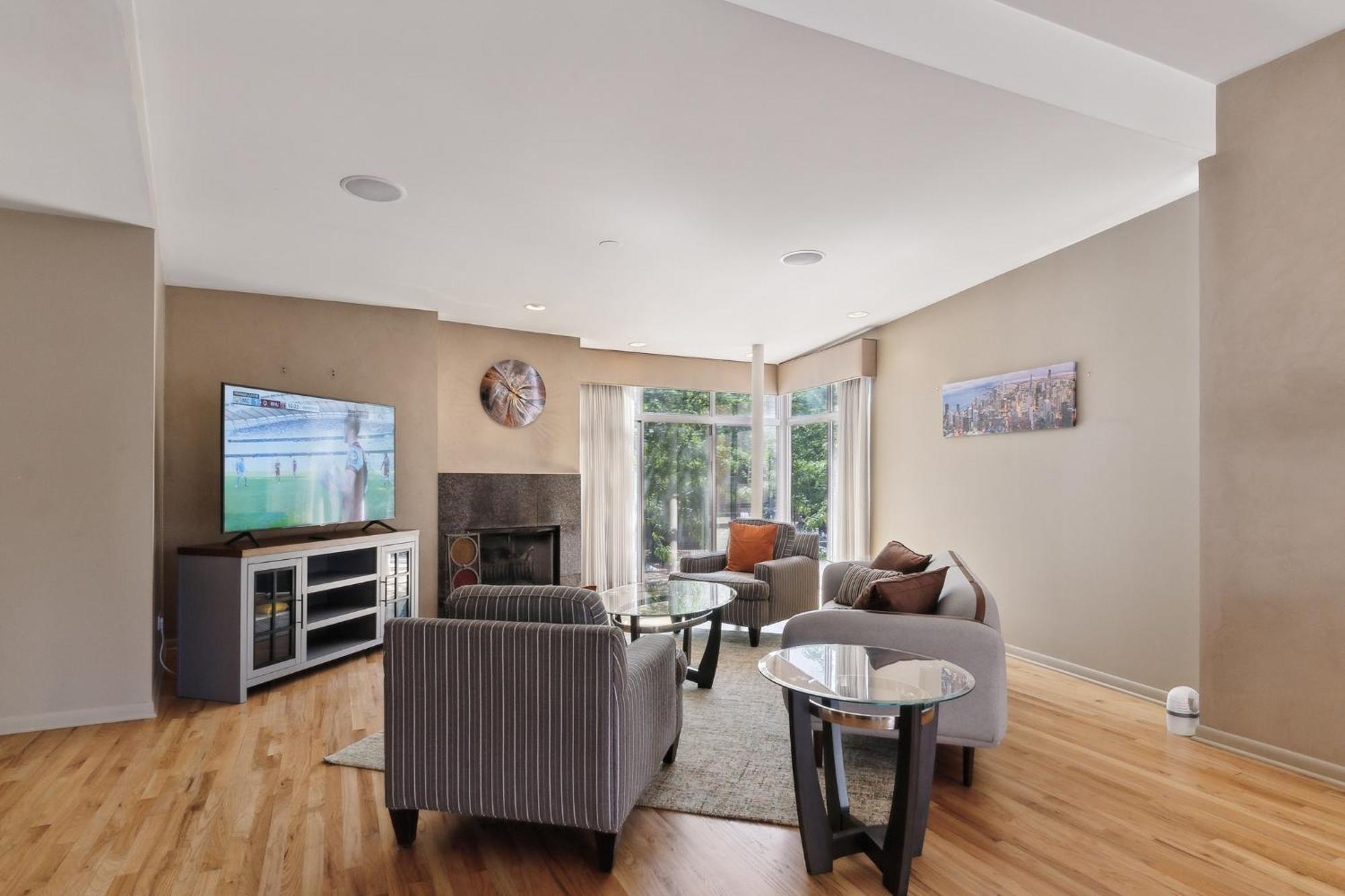 Family-friendly South Loop Escape Holiday home Chicago