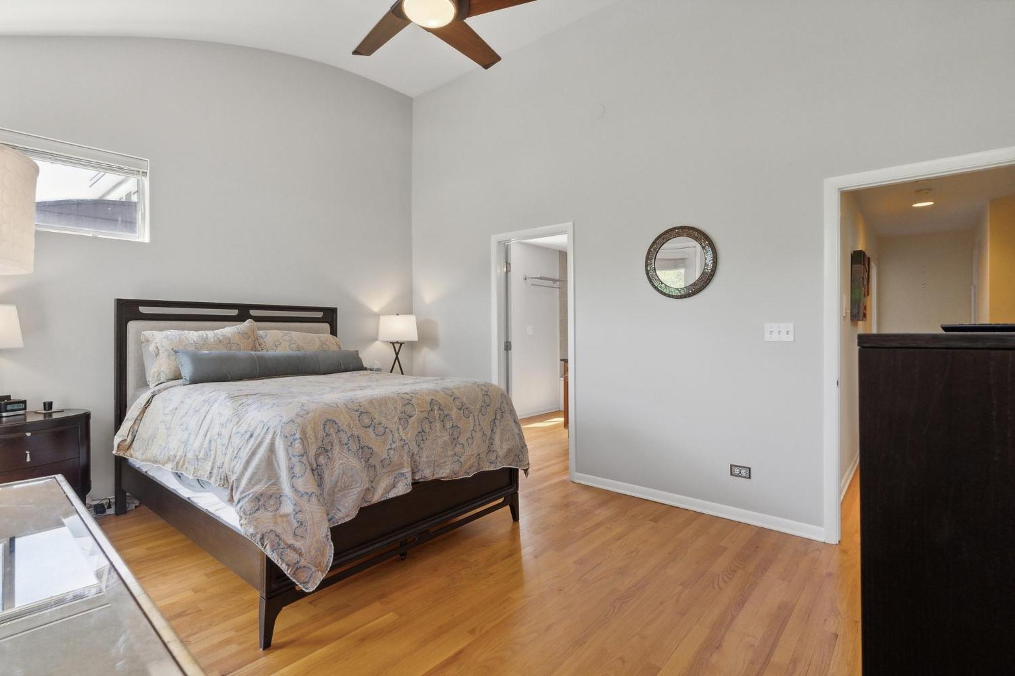 Family-friendly South Loop Escape *