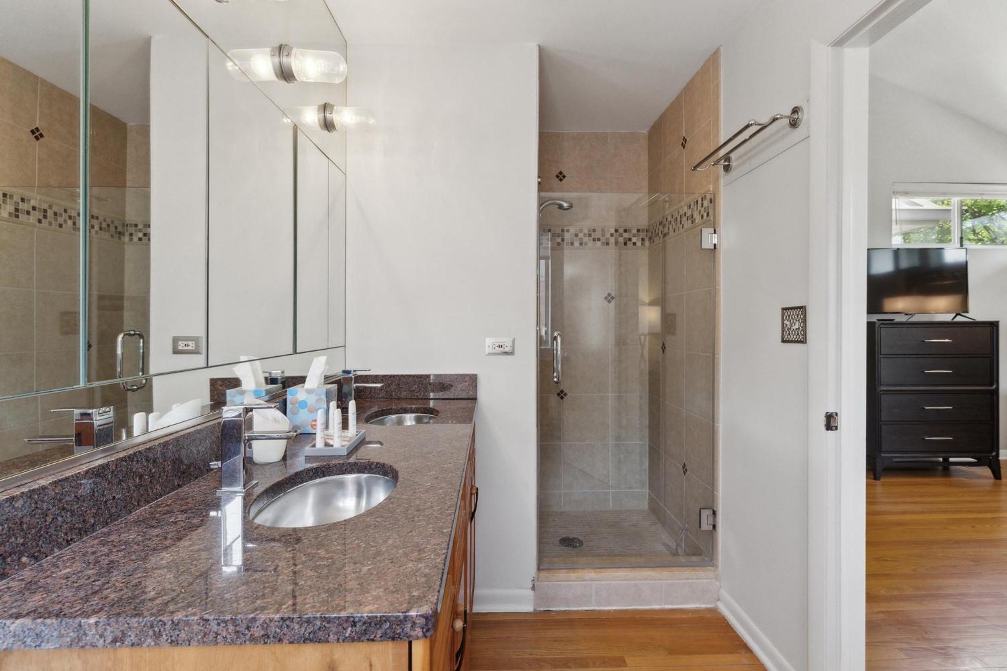 Family-friendly South Loop Escape