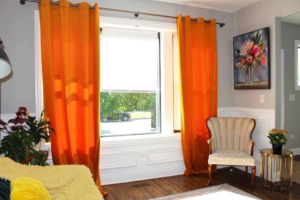 Boutique Garden House 3-story Sleeps 12 *
