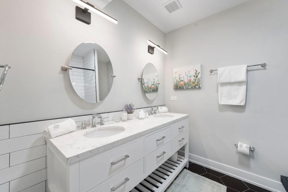 2 Bed & 3 Bath Apartment *