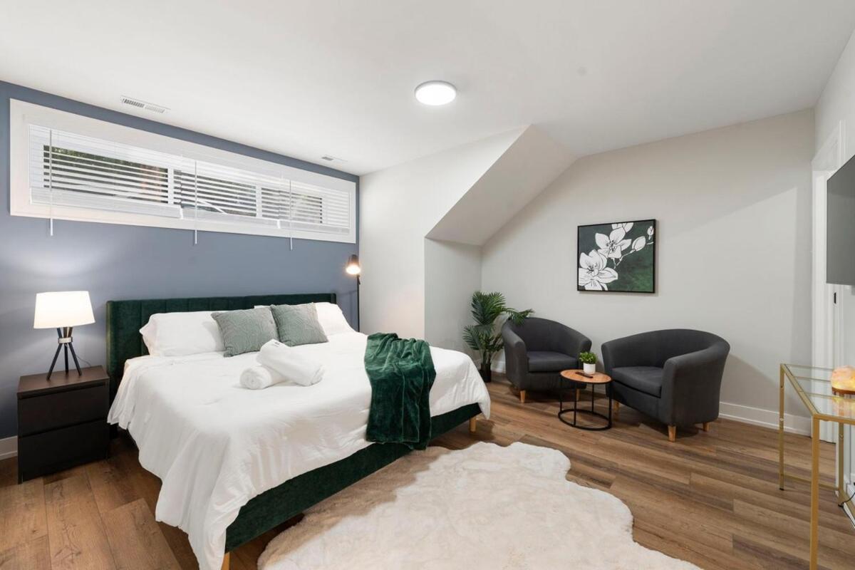 2 Bed & 3 Bath Apartment *