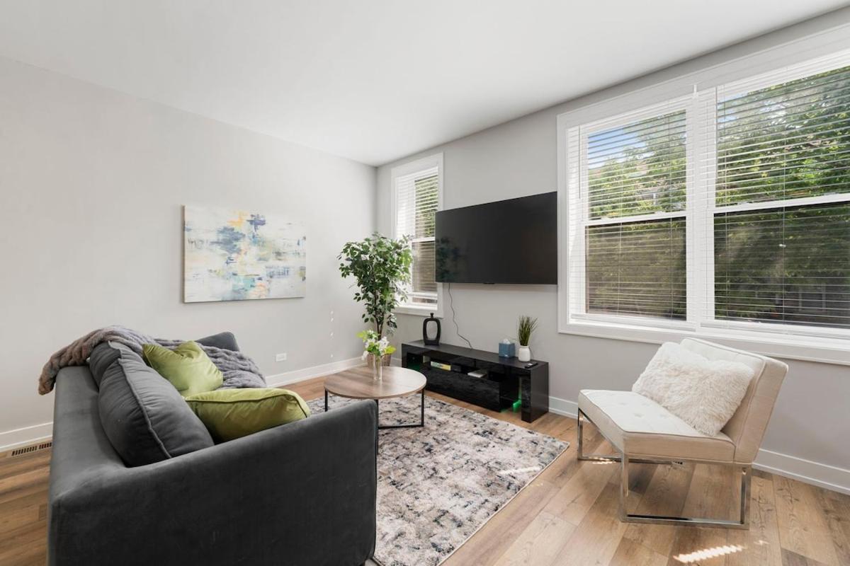 Apartment 2 Bed & 3 Bath