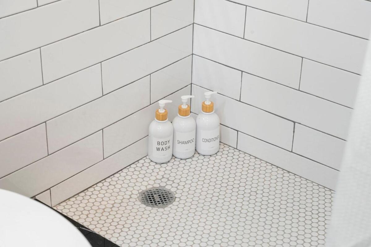2 Bed & 3 Bath Apartment Chicago