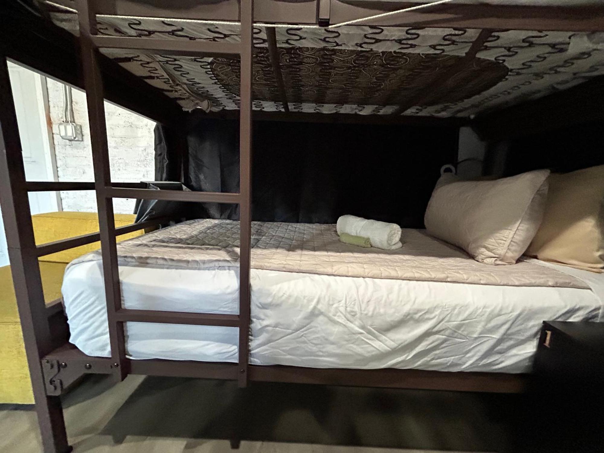 Hostel 424 Chicago