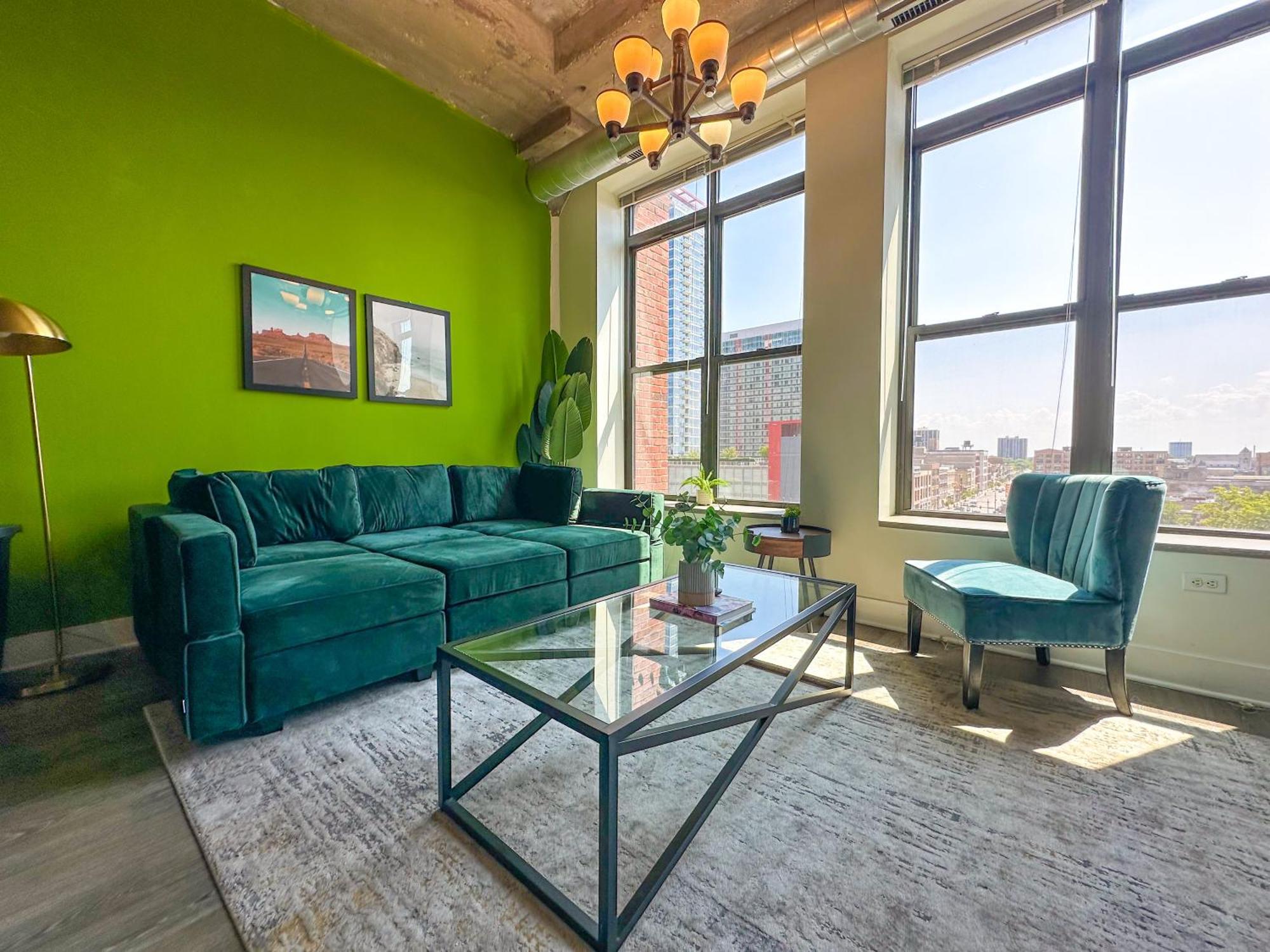 Mccormick 2br-2ba Family Unit For Up To 8 Guests With Optional Parking & Gym Access Chicago