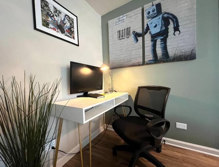 Apartment The Banksy 4 Bedroom King Bed - Firepit Rooftop Near United Center Chicago
