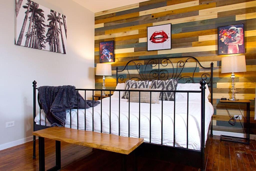 Apartment The Banksy 4 Bedroom King Bed - Firepit Rooftop Near United Center *