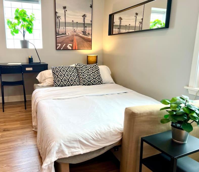 Bridgeport Place - Free Parking, Mccormick Place-sox Park