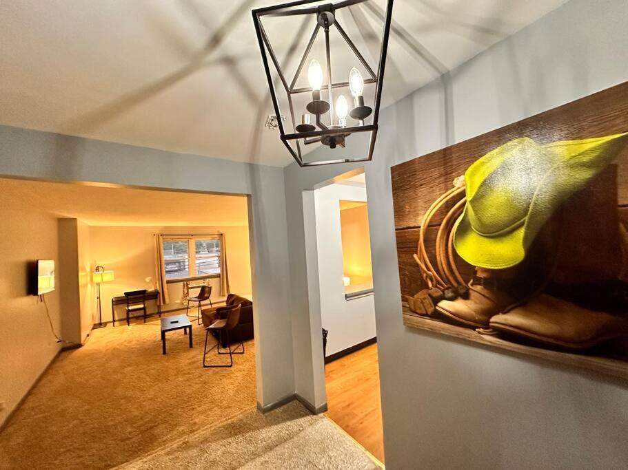 Apartment North Side Escape Modern Near Shops&dining