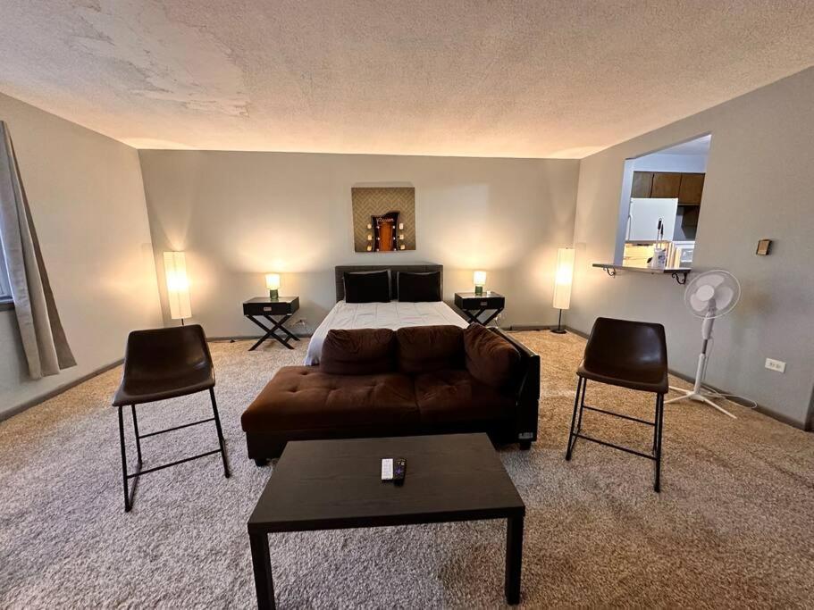 Apartment North Side Escape Modern Near Shops&dining Chicago