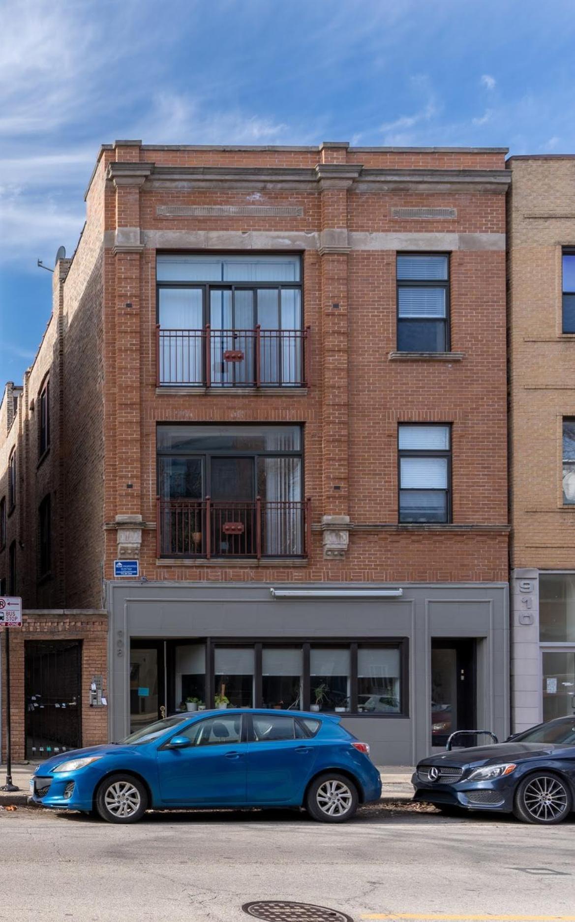 Flexhome Ukrainian Village 2br D2 Apartment *