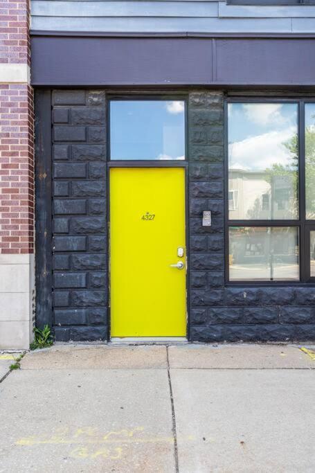 Duplex 3 Bed 2 Bat Steps From Lincoln Square * Chicago