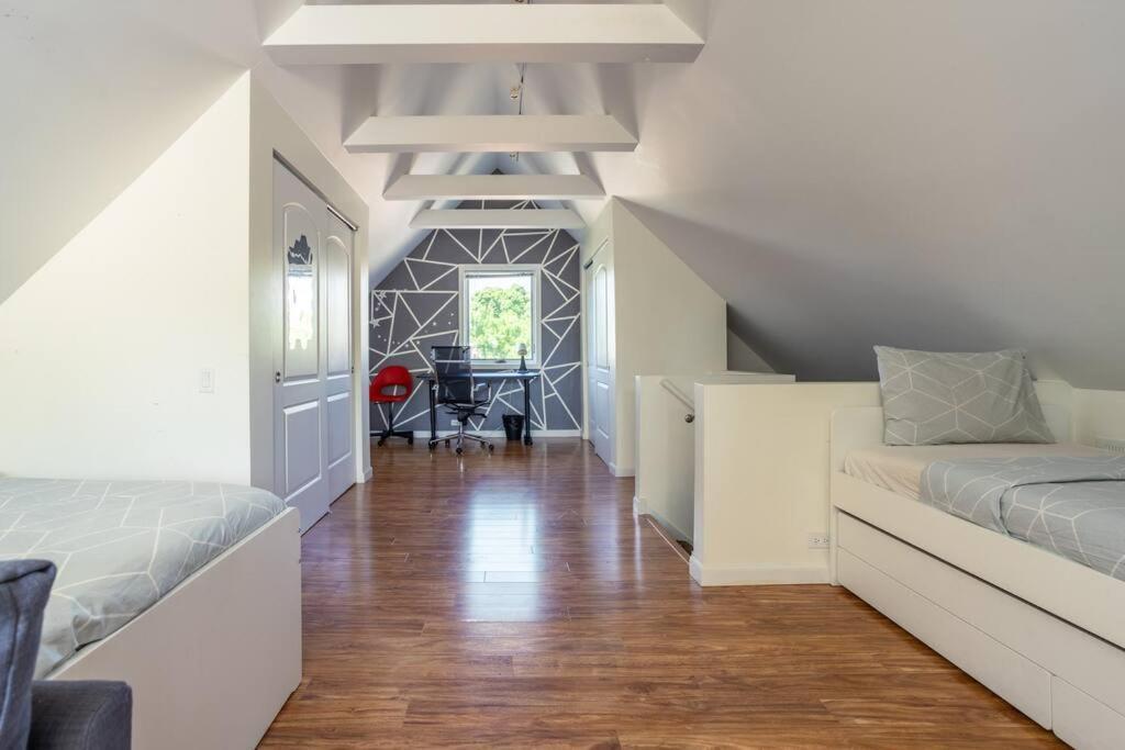 Apartment Duplex 3 Bed 2 Bat Steps From Lincoln Square