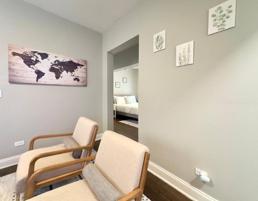Modern 2br, Ideal Location Near Local Spots *