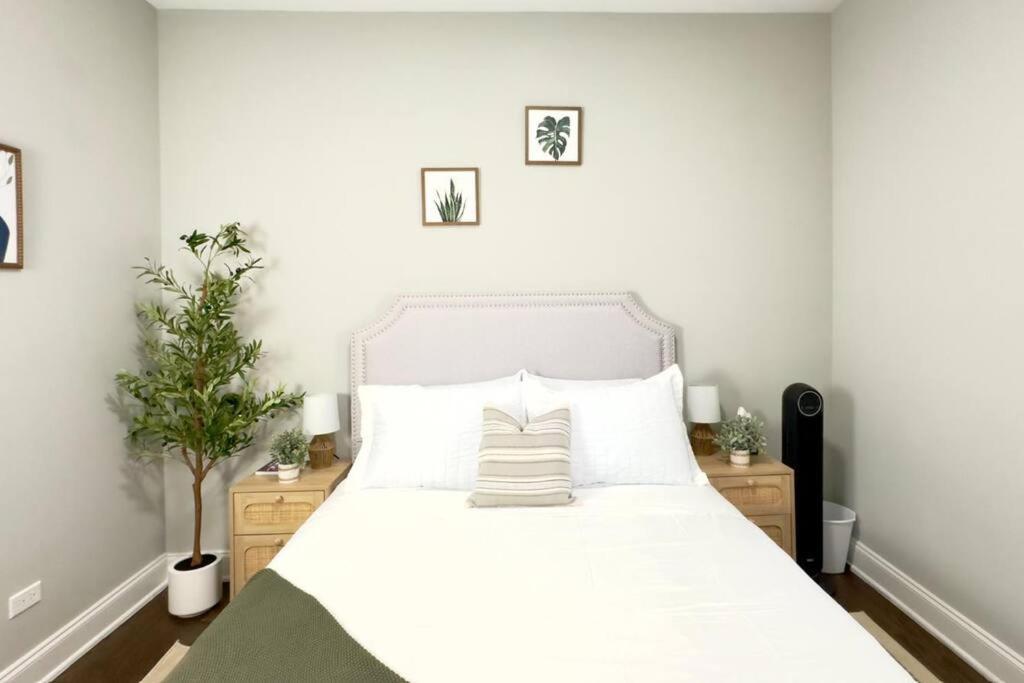 Modern 2br, Ideal Location Near Local Spots *