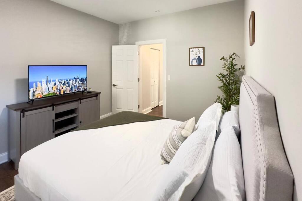Modern 2br, Ideal Location Near Local Spots * Chicago