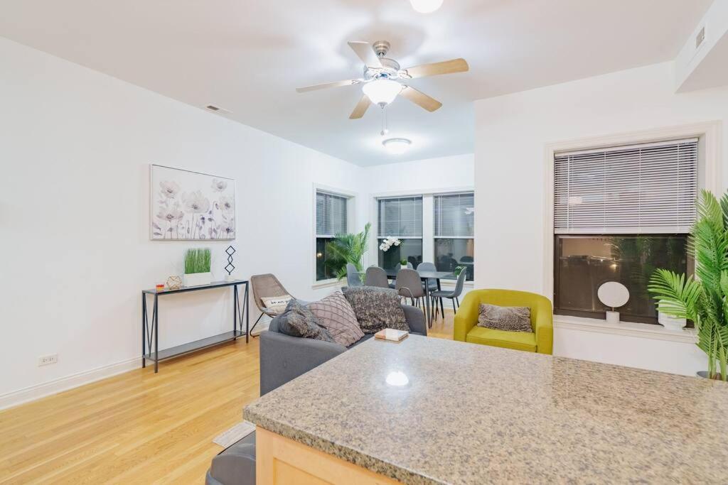 Cozy 3br Hyde Park Oasis Near Uchi, Shops & Dining Chicago