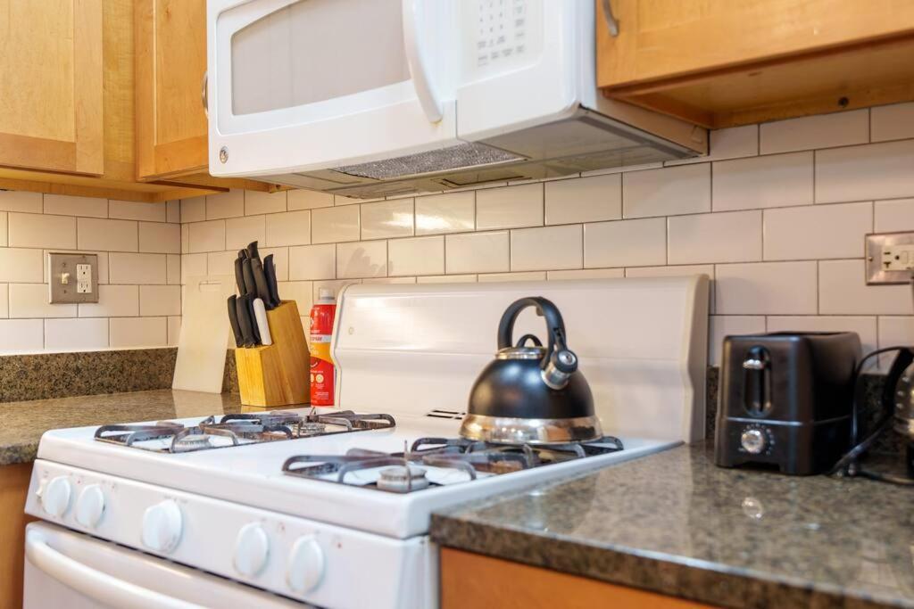Cozy 3br Hyde Park Oasis Near Uchi, Shops & Dining * Chicago