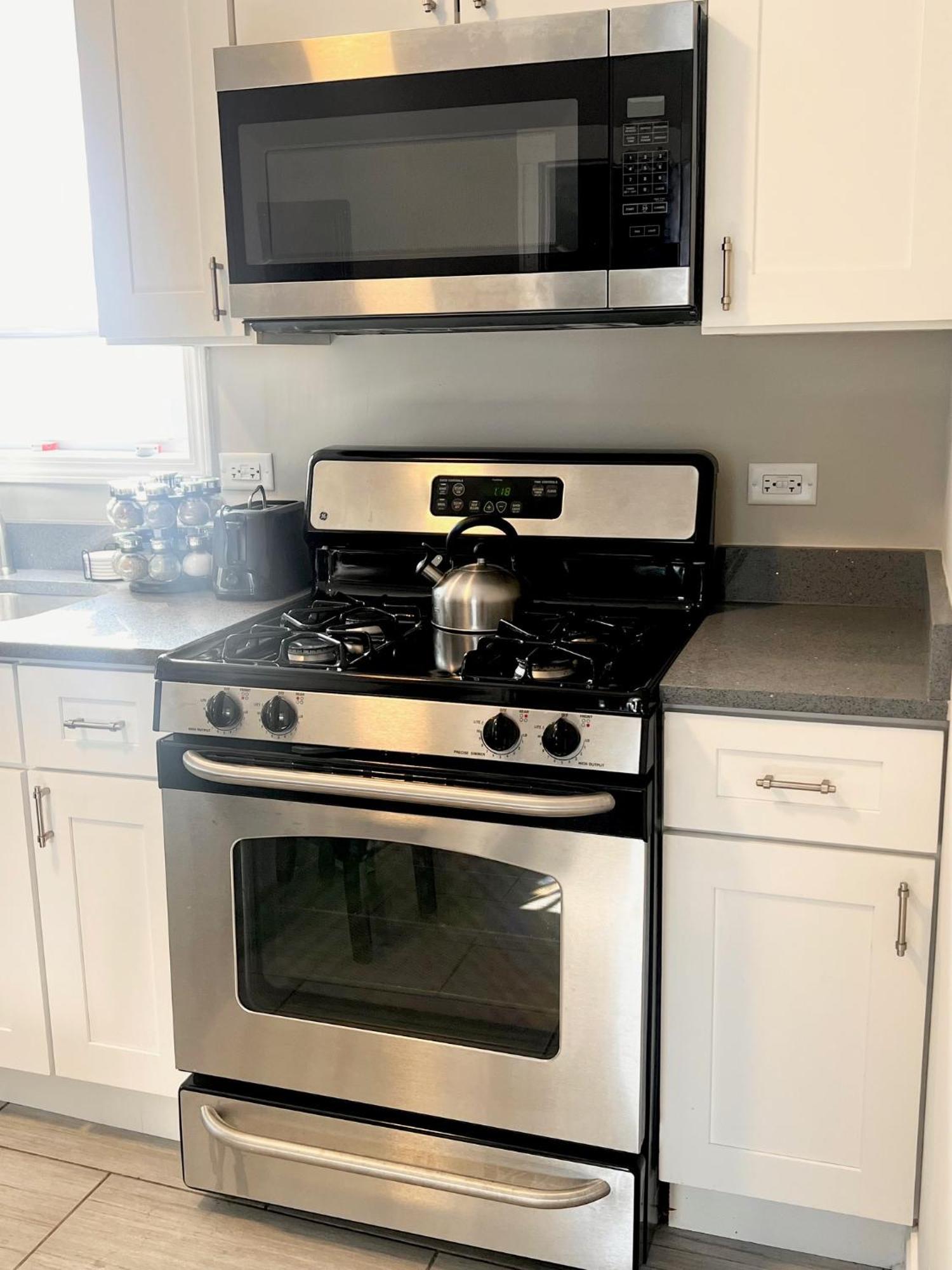Cozy 10 Mins To Midway Airport & Downtown Chicago