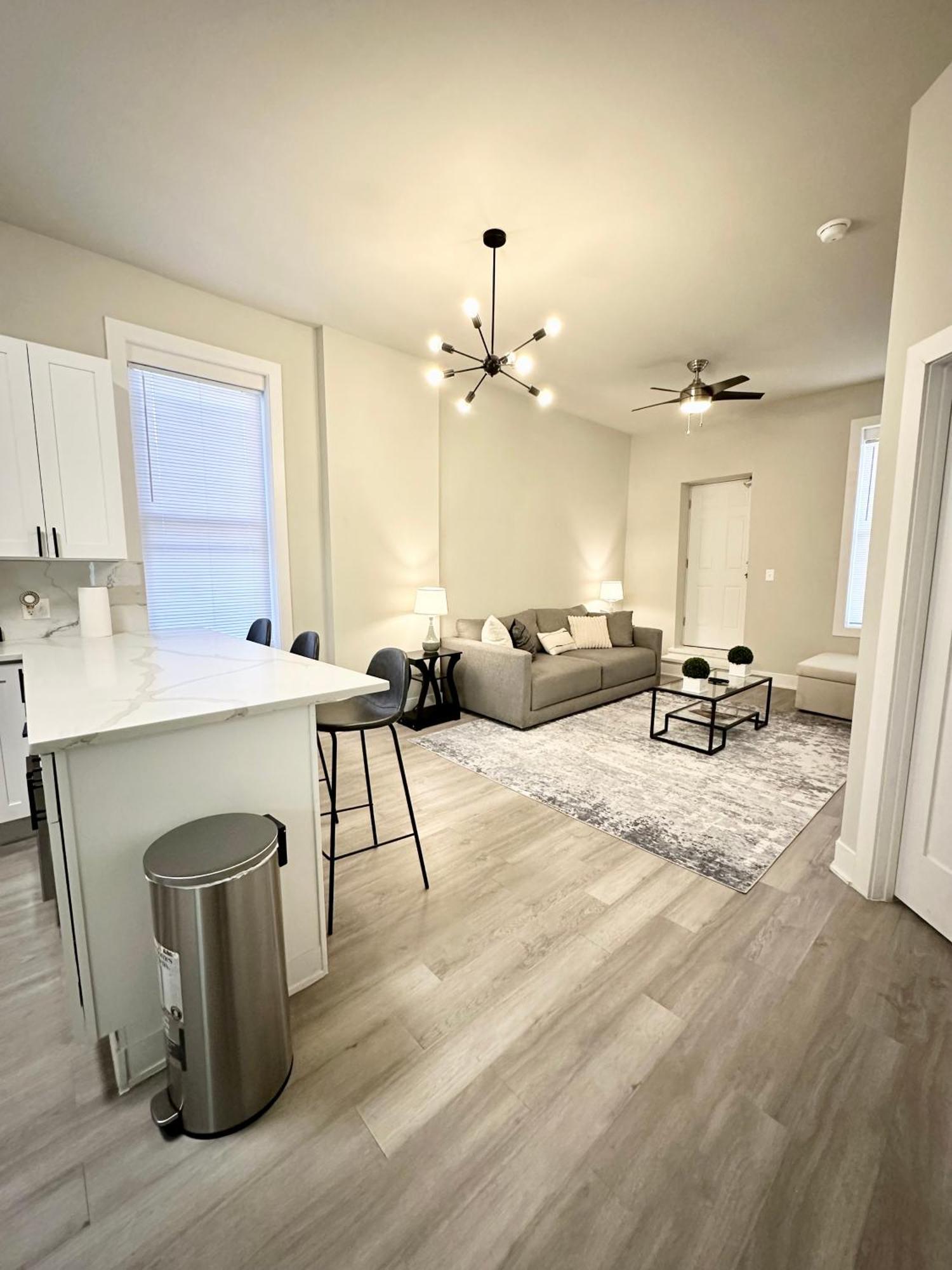 Smart - Pristine 3bd Oasis In #1r Apartment *