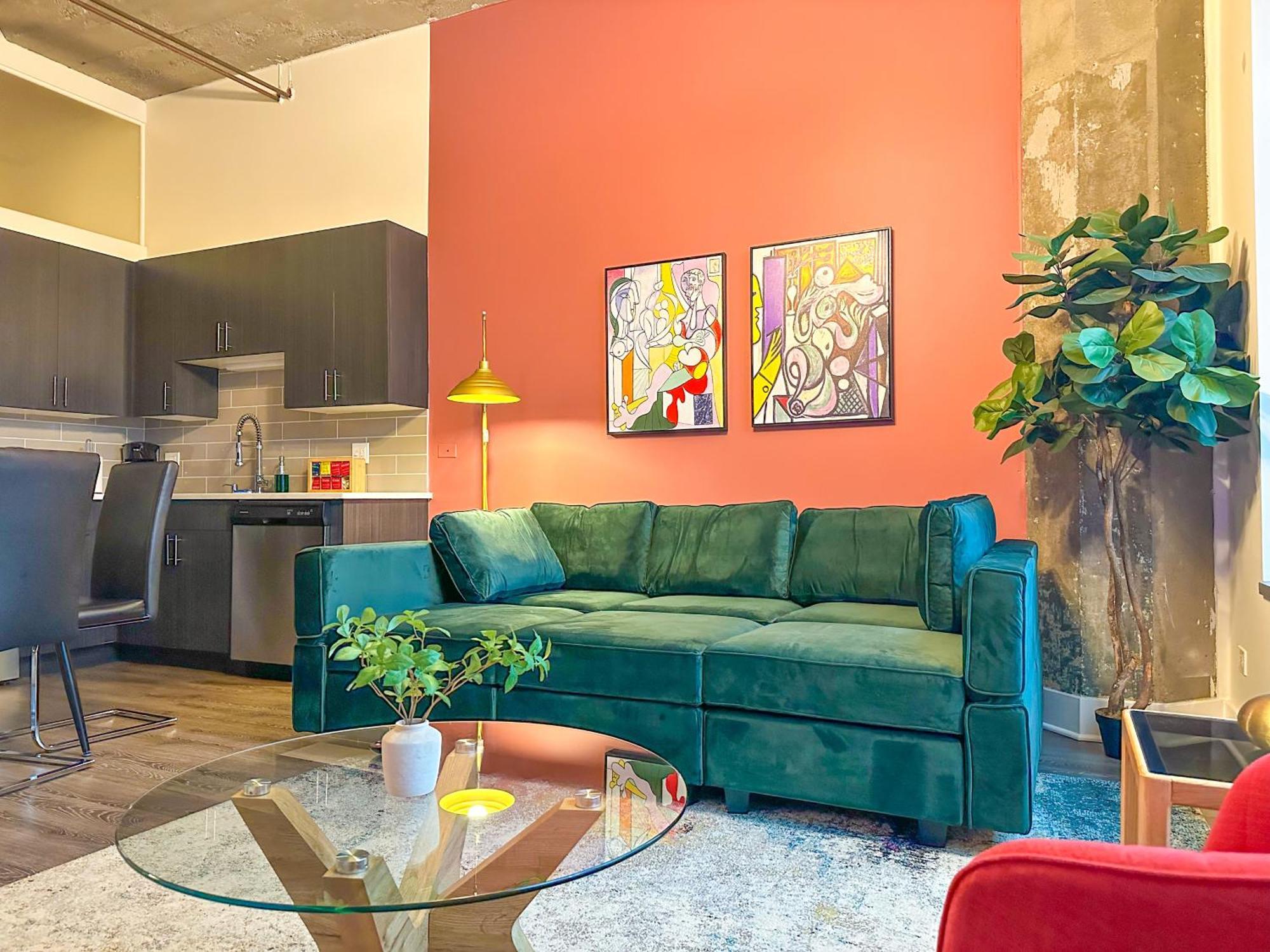 Mccormick 2br-2ba For Up To 8 Guests With Skyline View, Optional Parking & Gym Access Apartment *