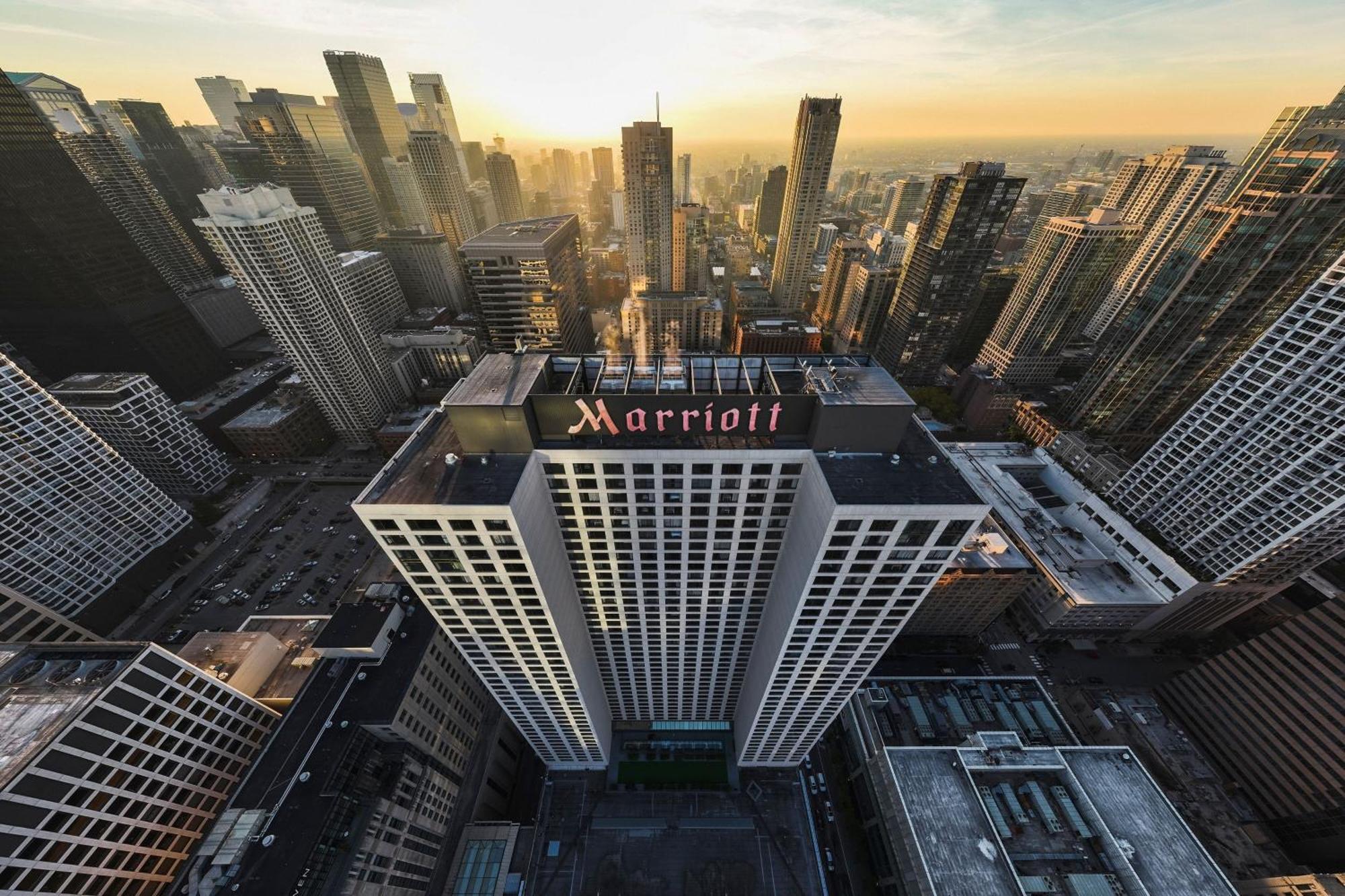 Marriott Downtown Magnificent Mile 4*