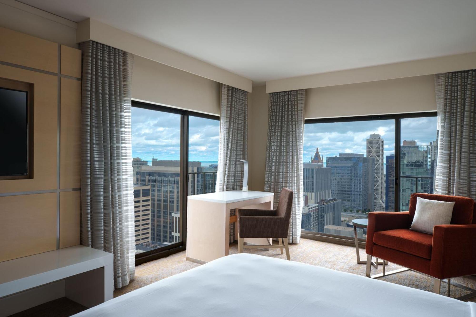 Marriott Downtown Magnificent Mile Hotel