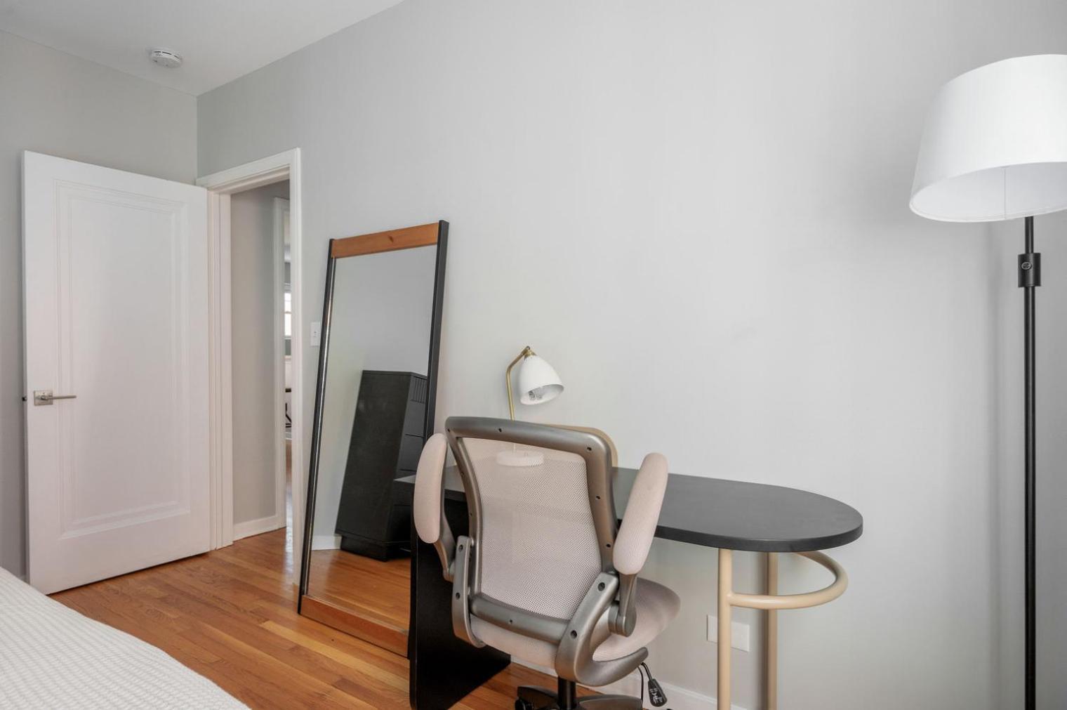Apartment Evanston 2br W Courtyard Nr Northwestern Chi-953 Chicago