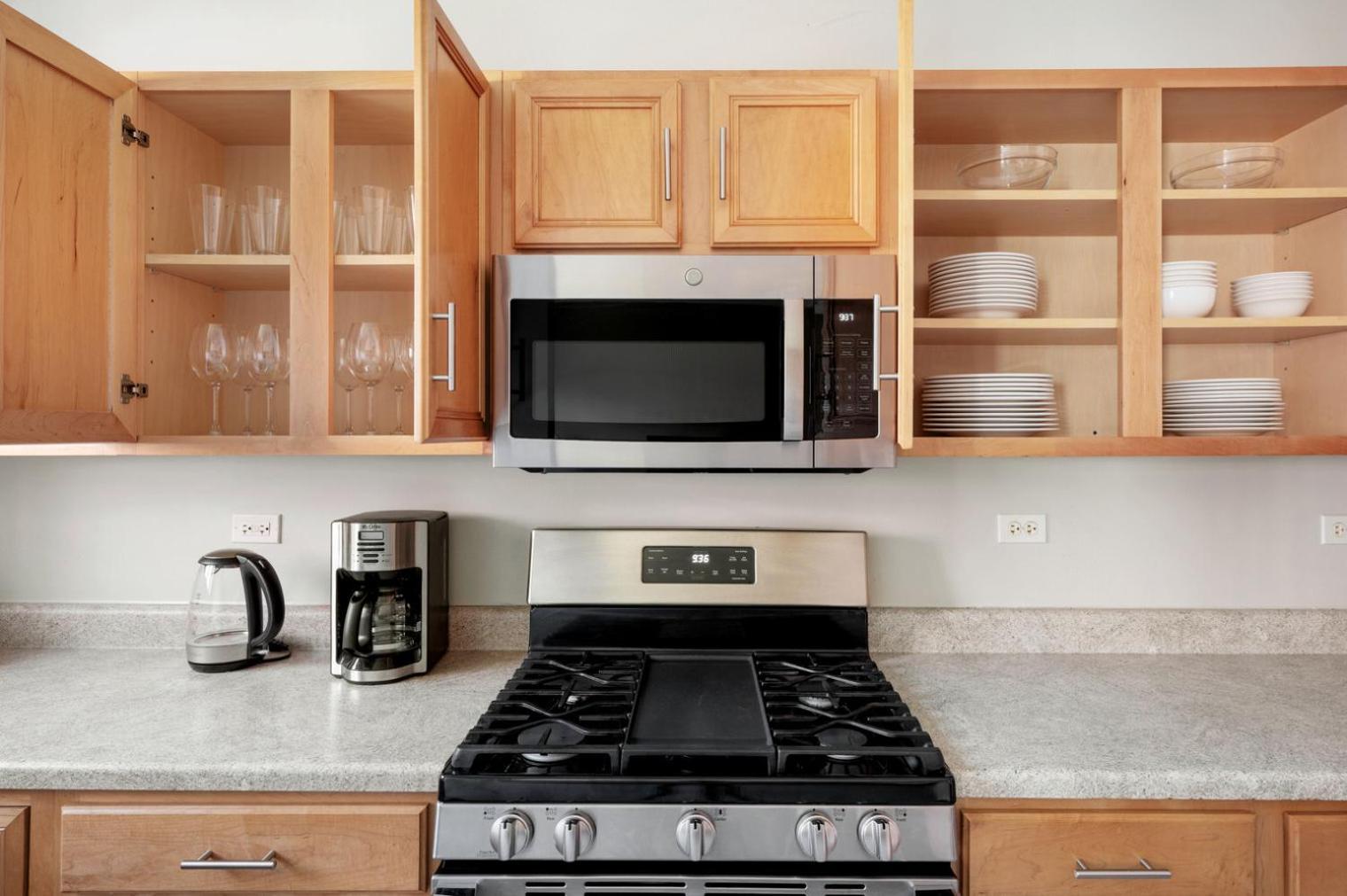 Evanston 2br W Courtyard Nr Northwestern Chi-953 *