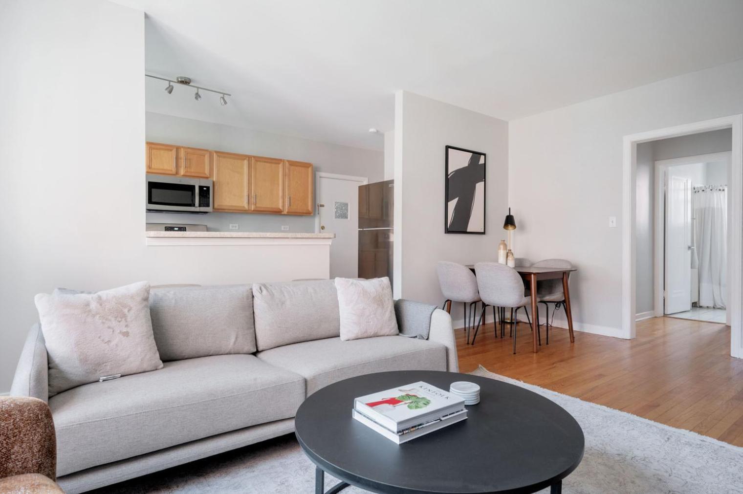 Evanston 2br W Courtyard Nr Northwestern Chi-953 Apartment Chicago
