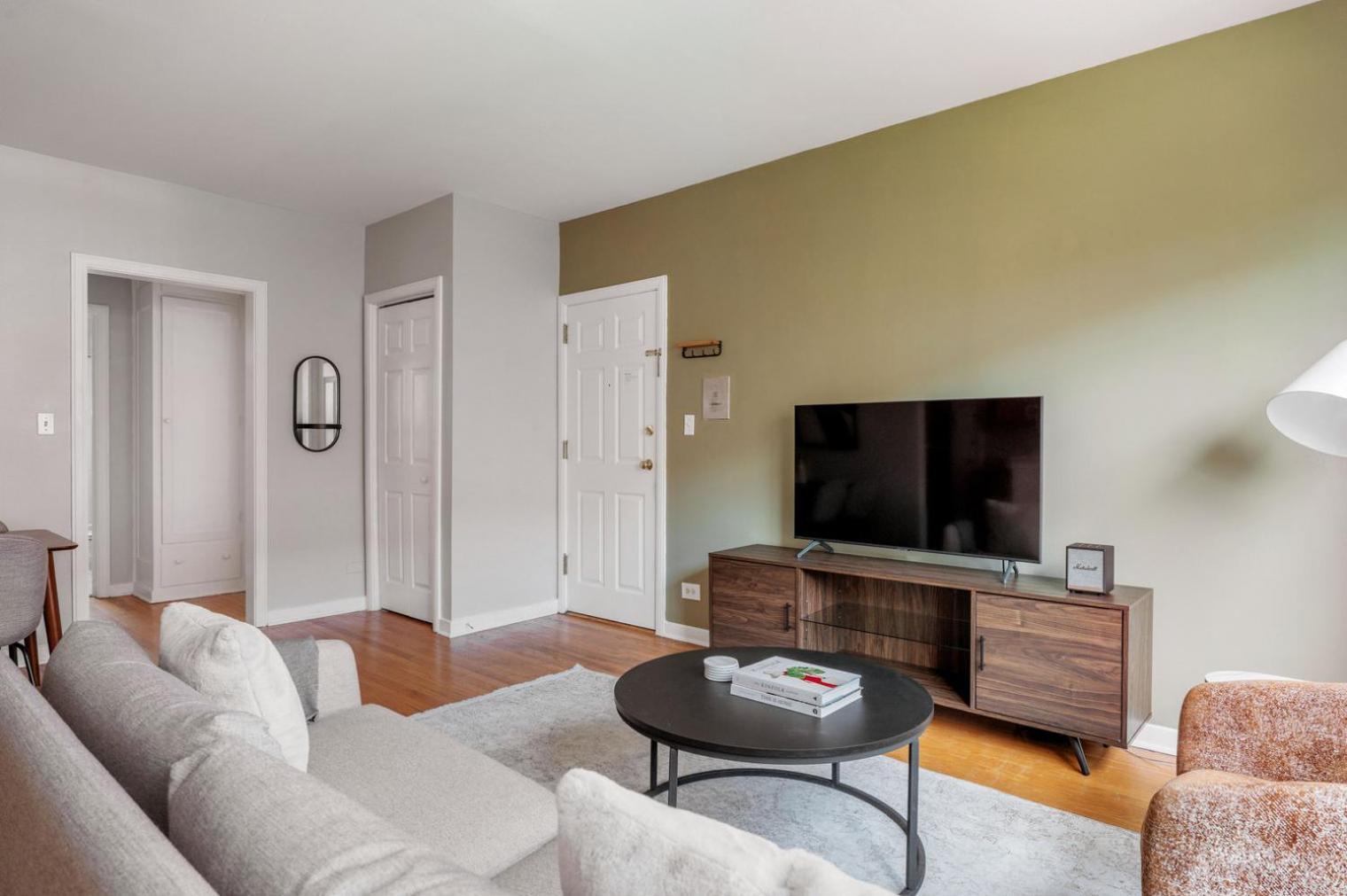 Evanston 2br W Courtyard Nr Northwestern Chi-953 *