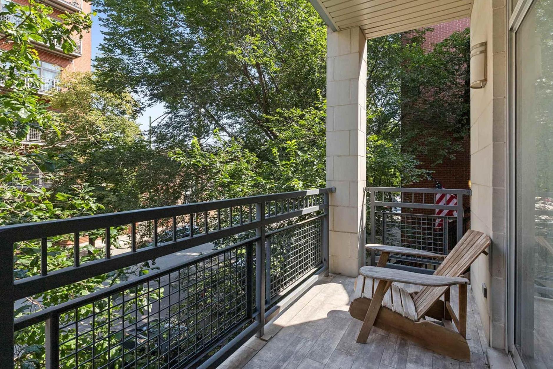 Private Balcony 1 Garage Parking Sleeps 6 * Chicago