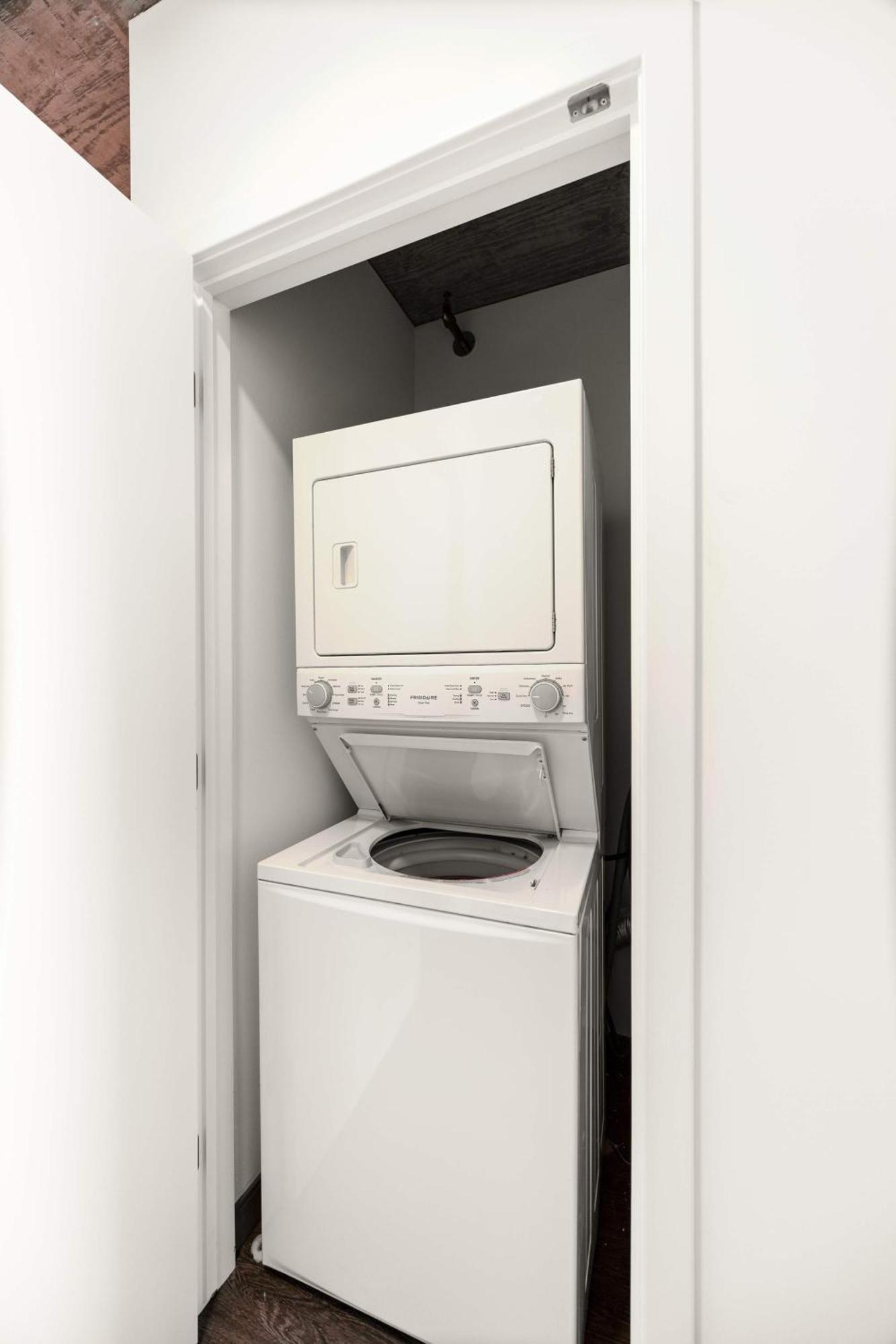 New Sleek 2br - Perfect Blend Of Comfort & Style In Apartment Chicago