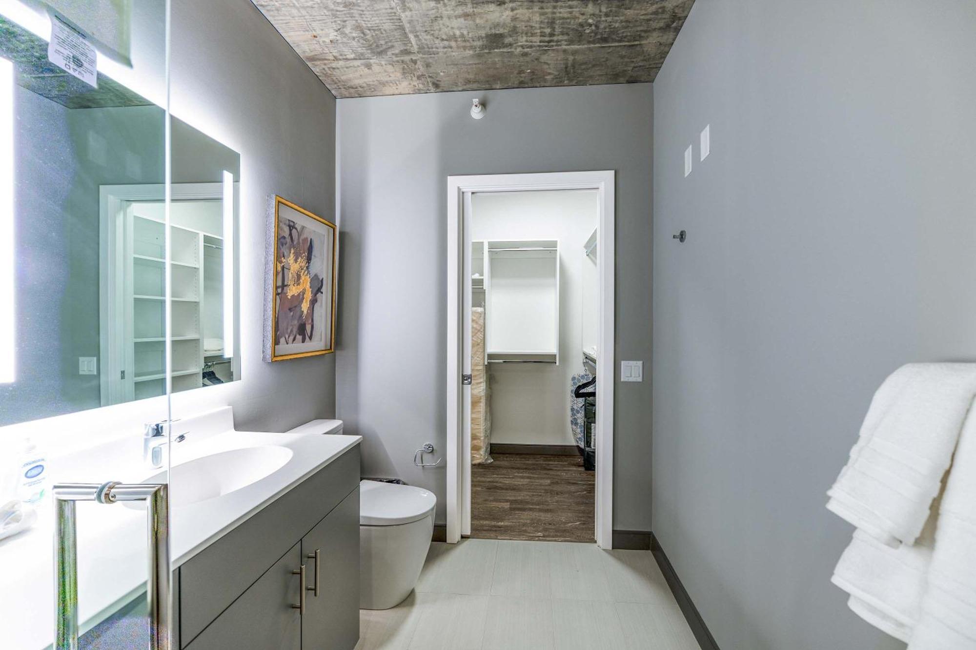 New Sleek 2br - Perfect Blend Of Comfort & Style In Apartment Chicago