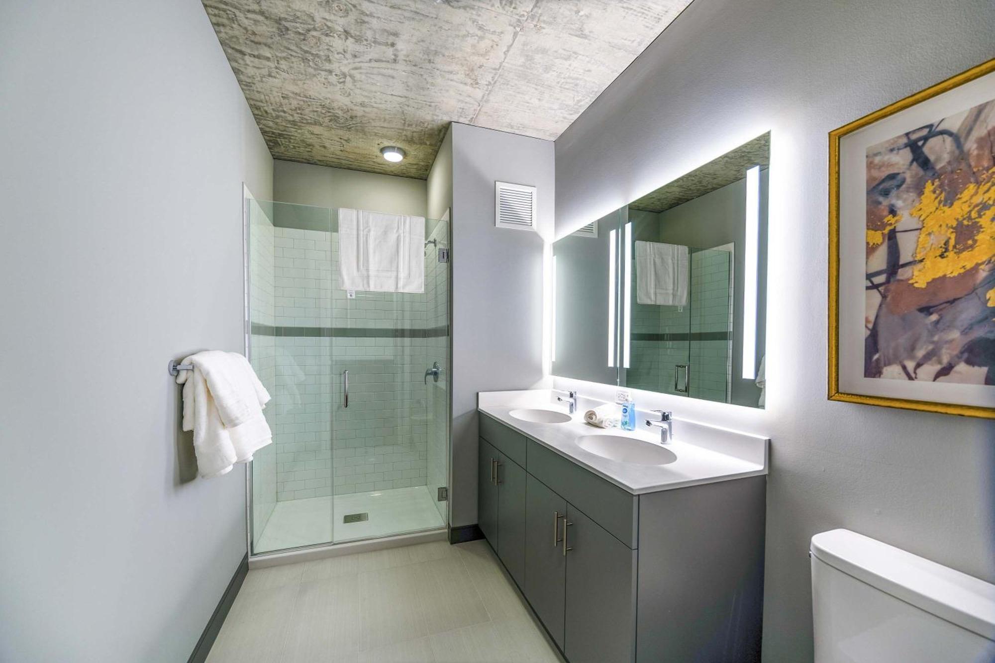New Sleek 2br - Perfect Blend Of Comfort & Style In *