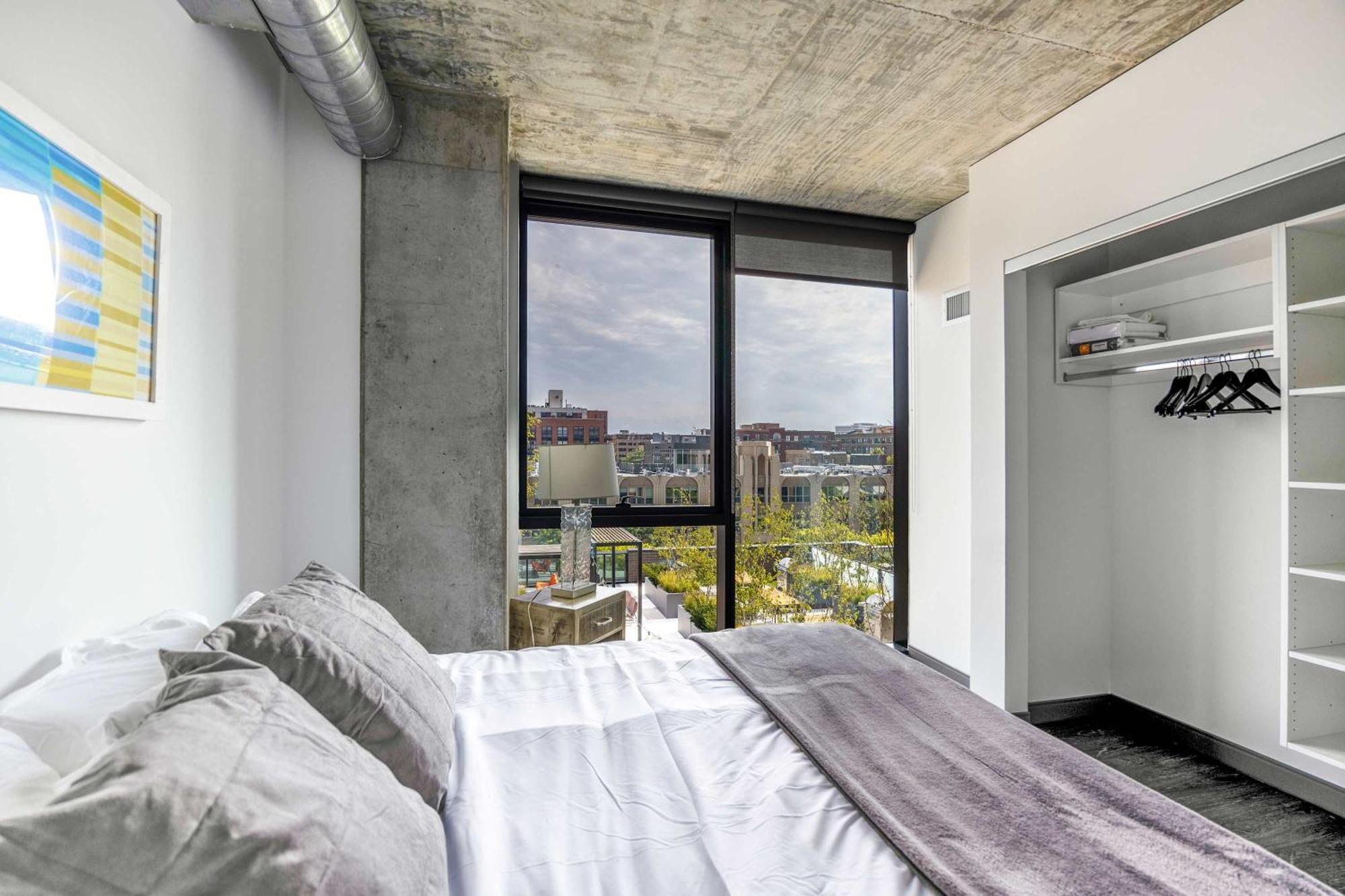New Sleek 2br - Perfect Blend Of Comfort & Style In Apartment Chicago