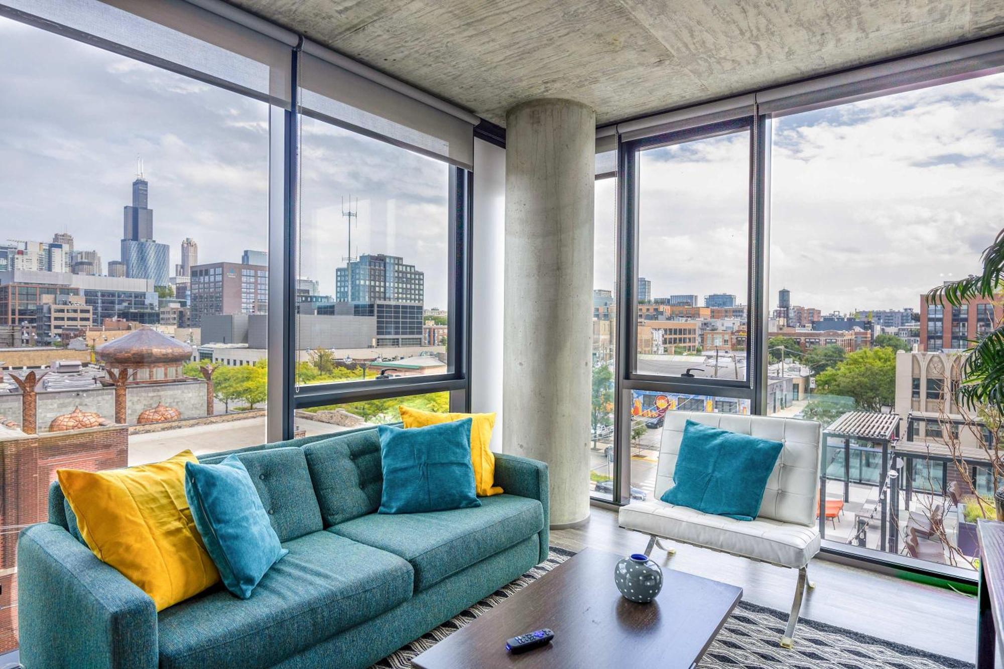 New Sleek 2br - Perfect Blend Of Comfort & Style In Apartment