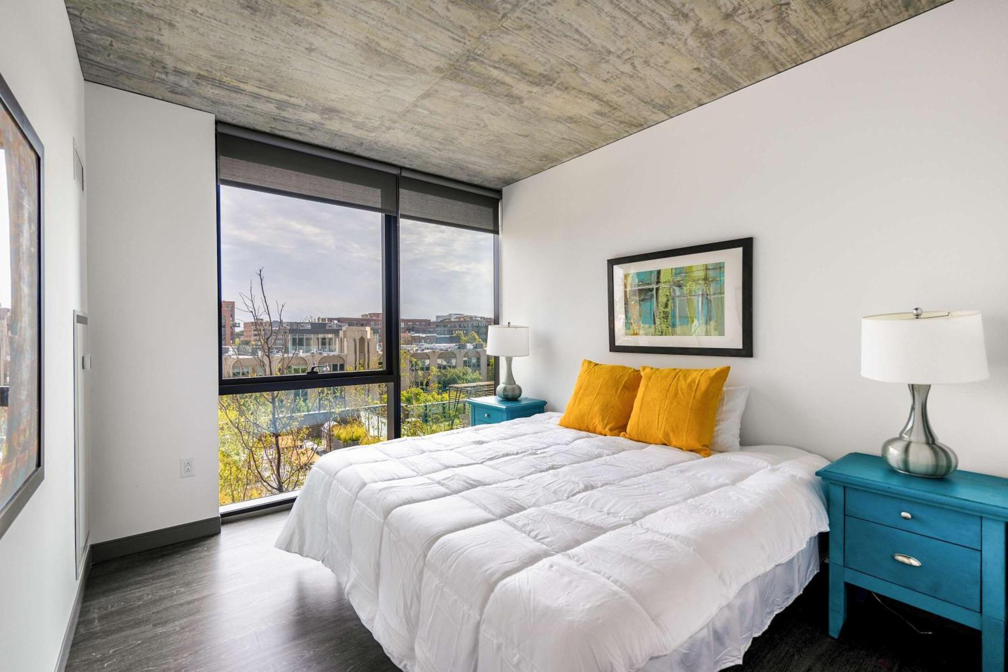 Apartment New Sleek 2br - Perfect Blend Of Comfort & Style In Chicago