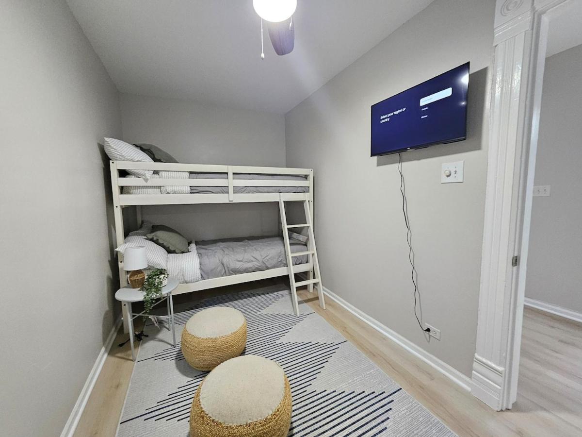 Apartment Chic Loft In The Southport Corridor Chicago