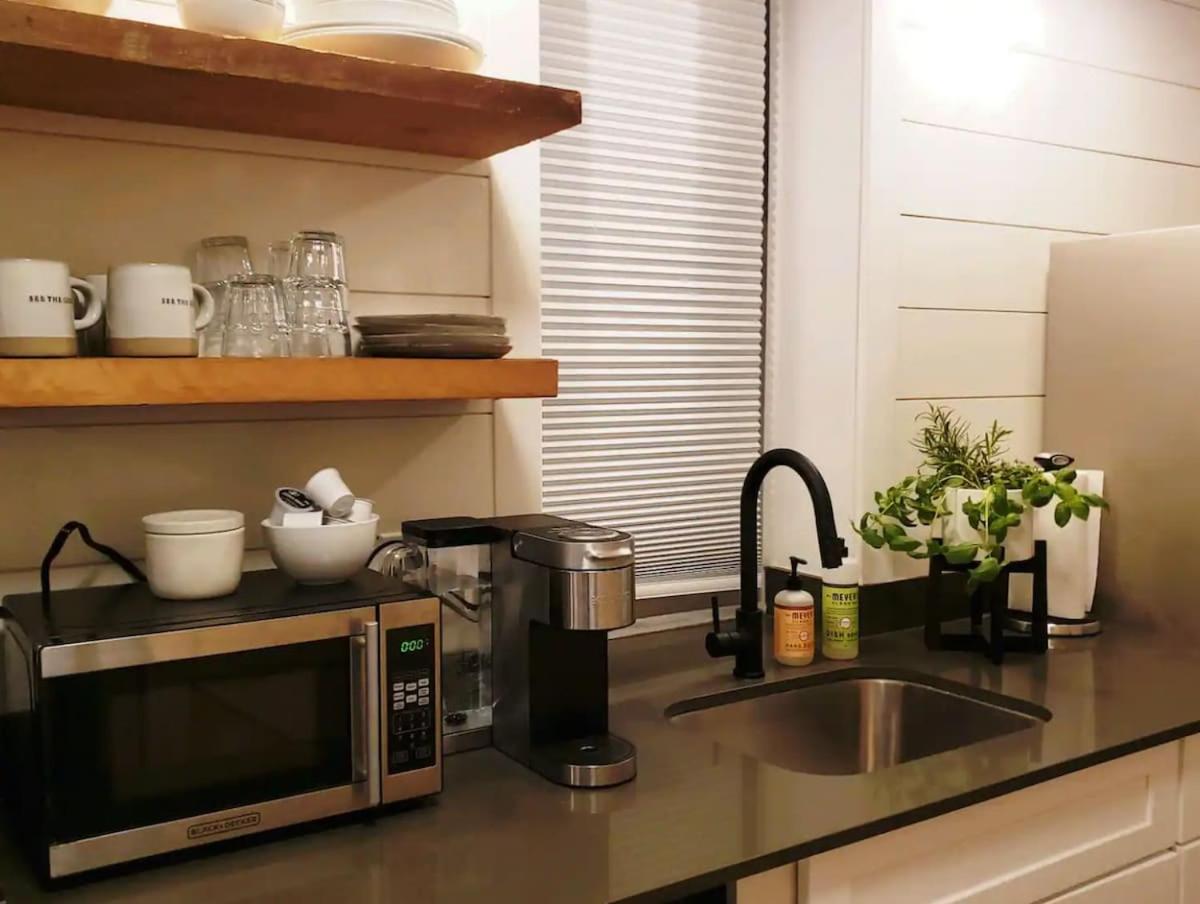 Apartment Cozy Coach House With Private Deck *