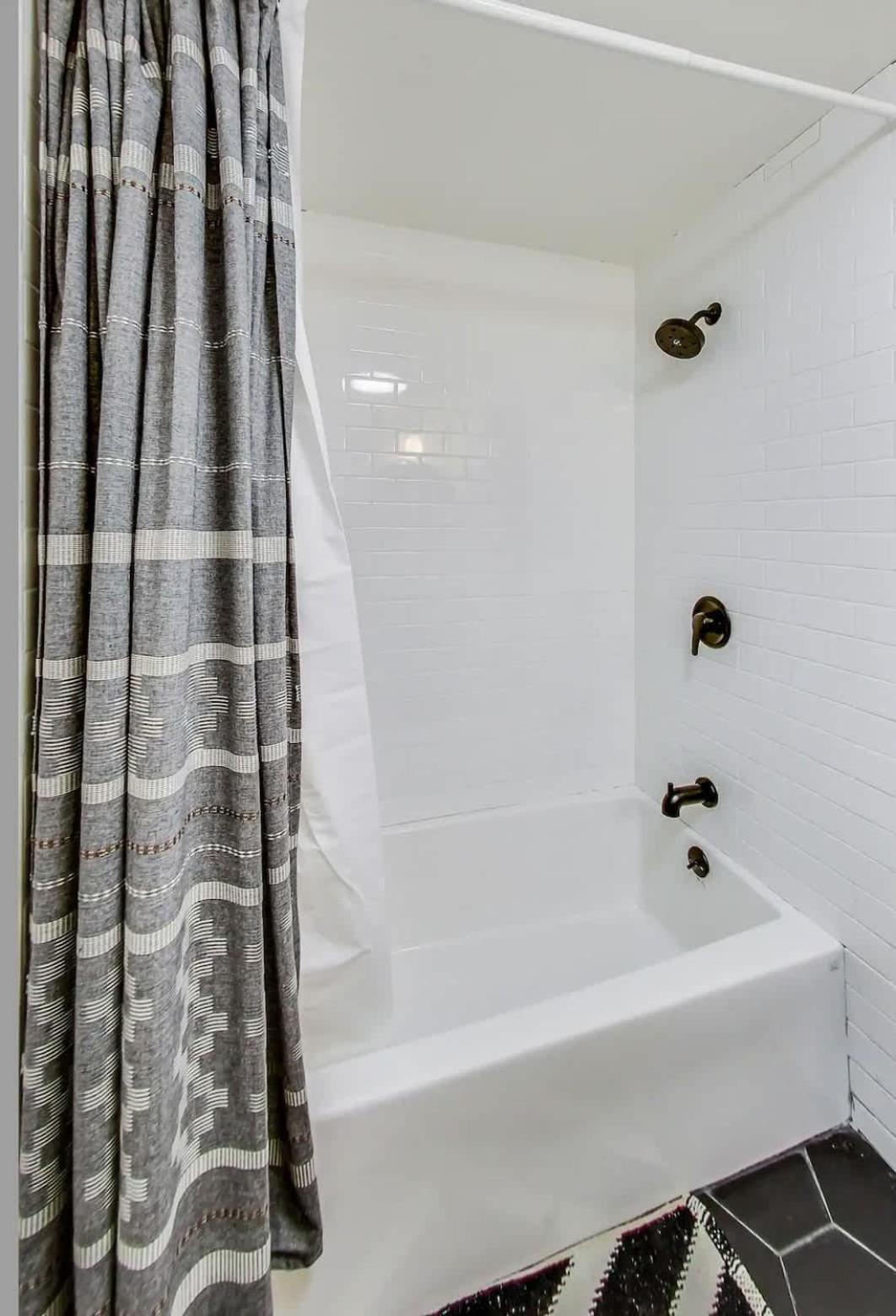 Charming Getaway With Patio Chicago