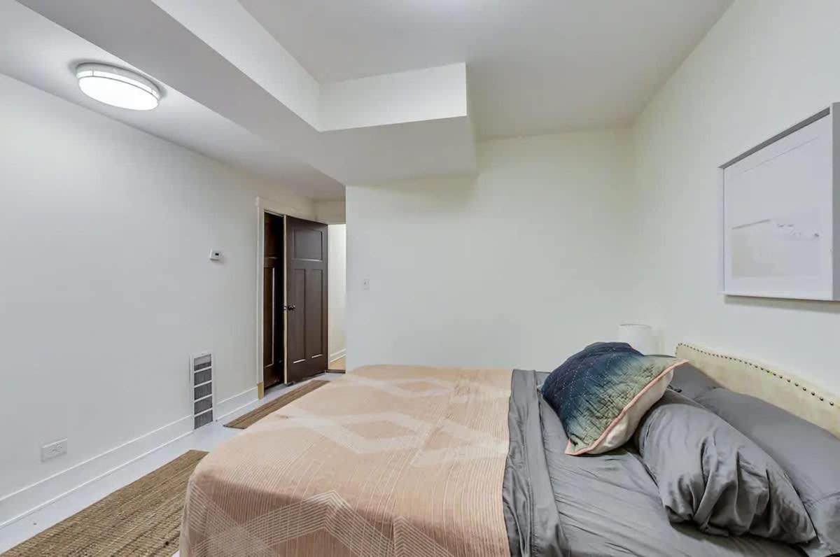 Charming Getaway With Patio * Chicago