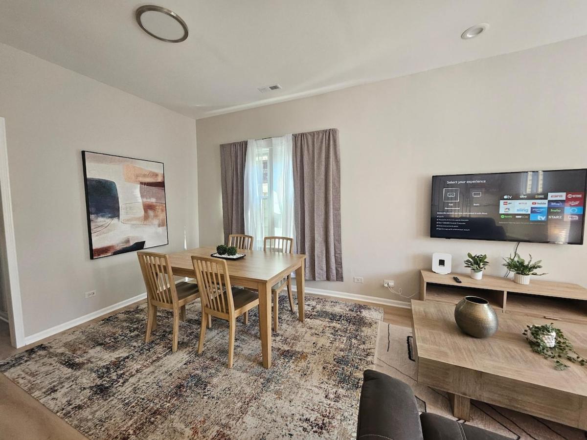 Chic Loft In The Southport Corridor Chicago