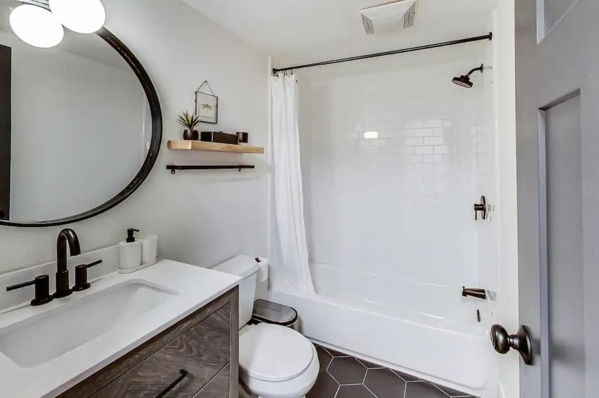 Charming Getaway With Patio Apartment *