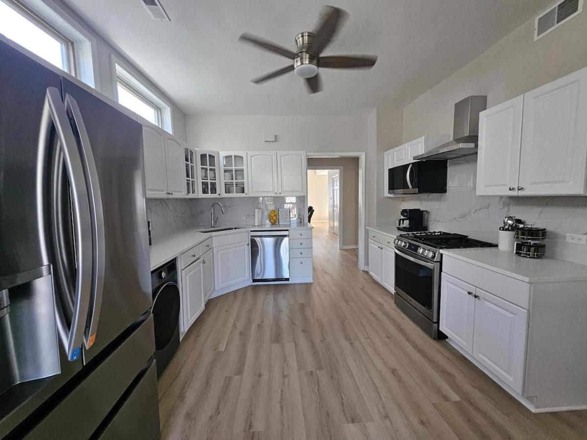 Chic Loft In The Southport Corridor